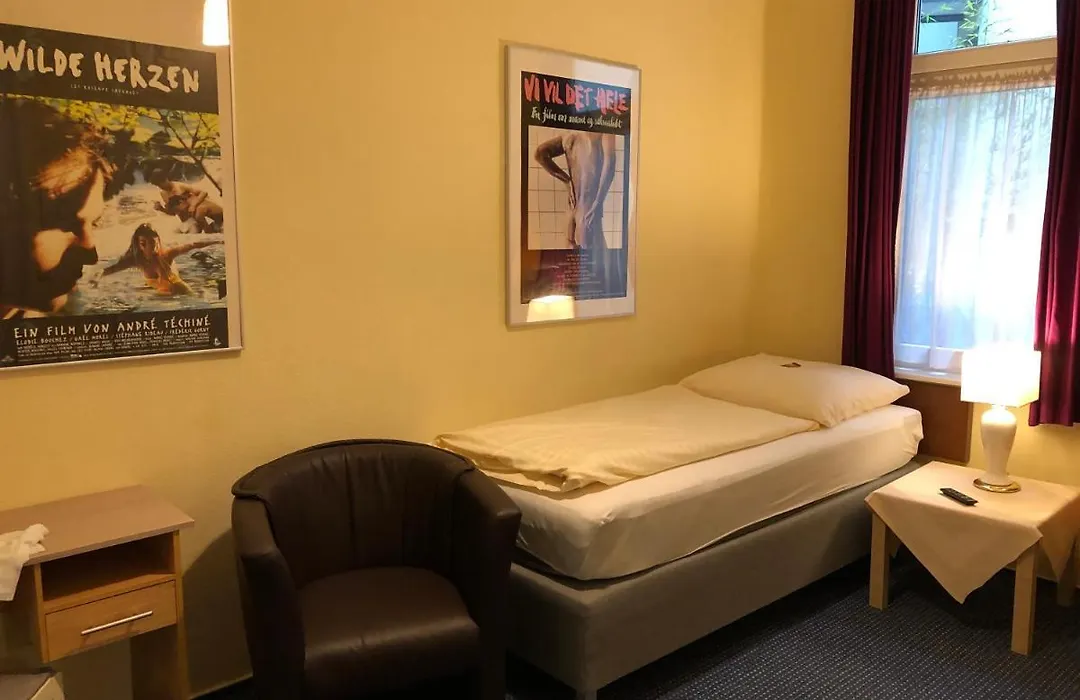 ALPHA Hotel Garni-1